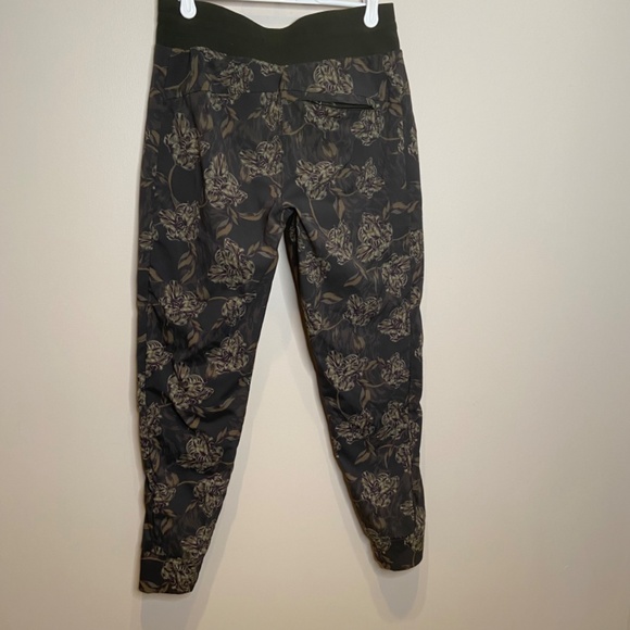 Athleta Trekki North Printed Jogger Pants, Women's Size 4, Floral Zip Pockets - Picture 7 of 9